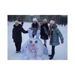 Снеговик Крош был создан учащимися 5А класса, средней школы 91